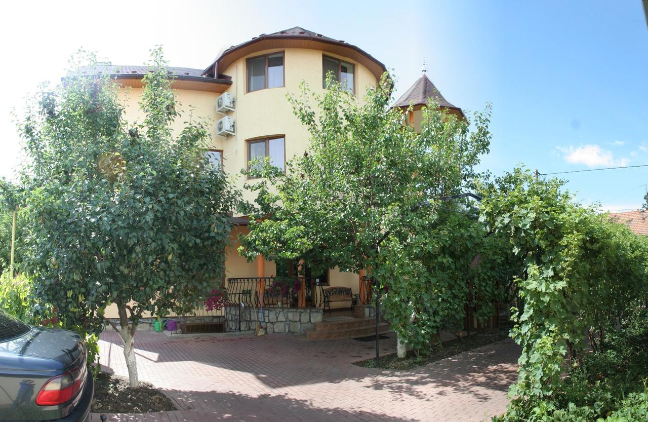 Chagari Hotel Berehove  Exterior photo